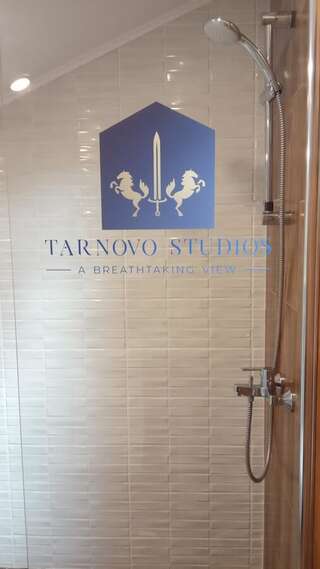 Гостевой дом Tarnovo Studios Велико-Тырново Двухместный номер Делюкс с 1 кроватью и балконом-15